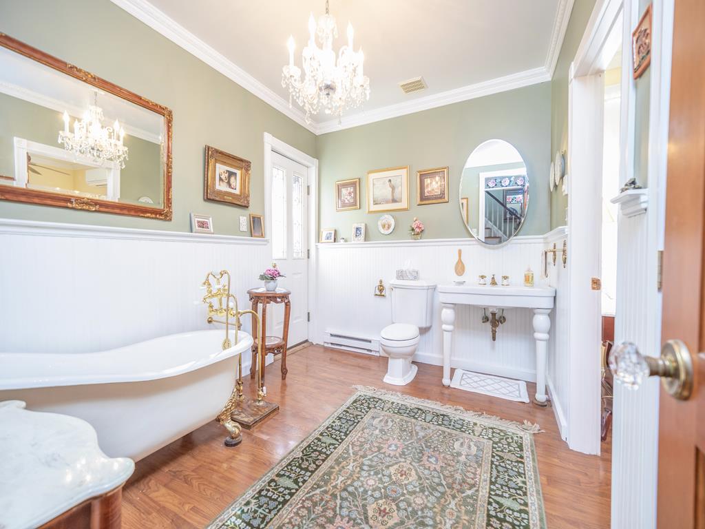 Lillys Butterscotch Cottage-5 Bdrm w/bonus loft!! | Photo 21