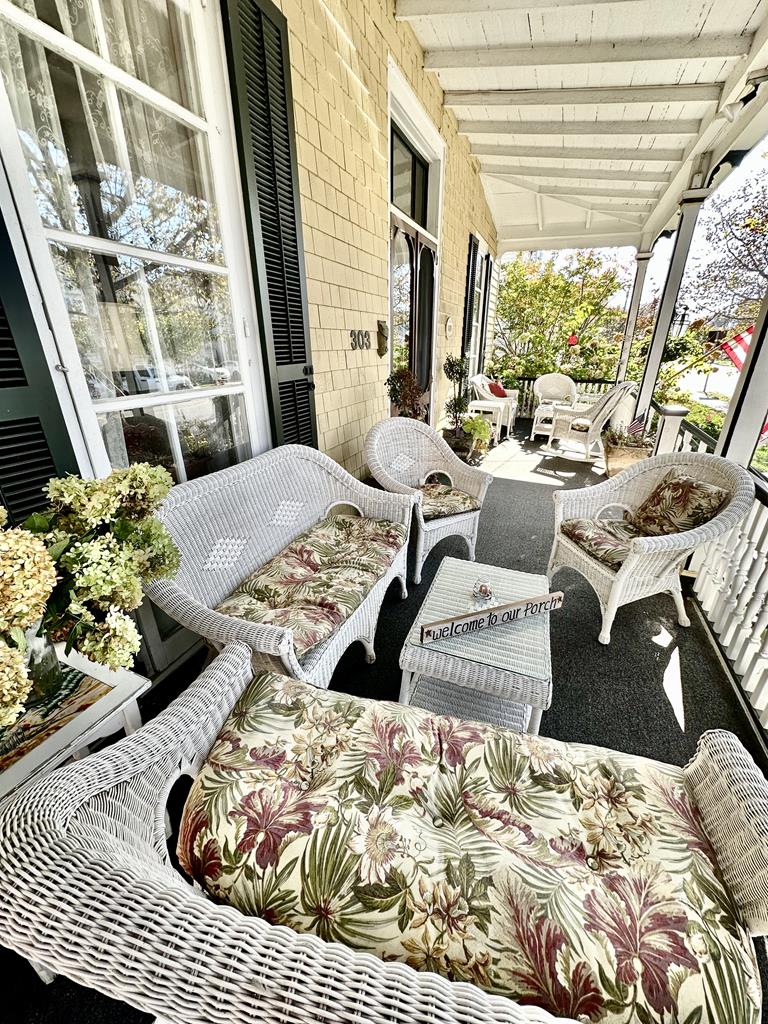 Lillys Butterscotch Cottage-5 Bdrm w/bonus loft!! | Photo 6