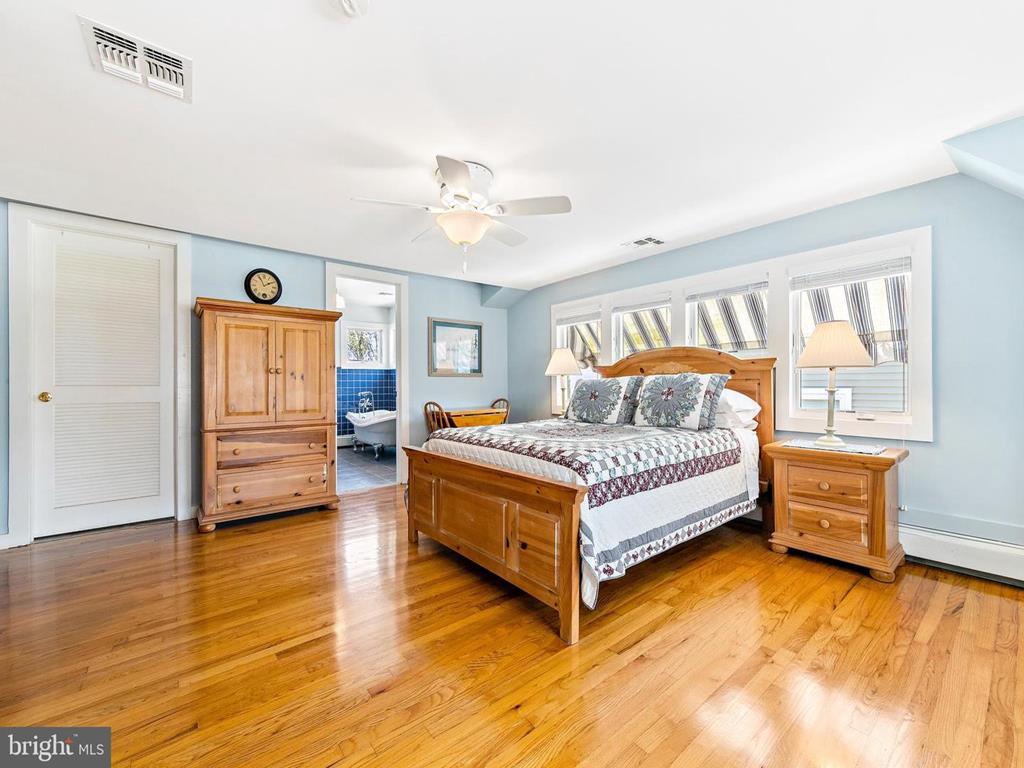 421 2nd Street, Beach Haven (Bay Side)