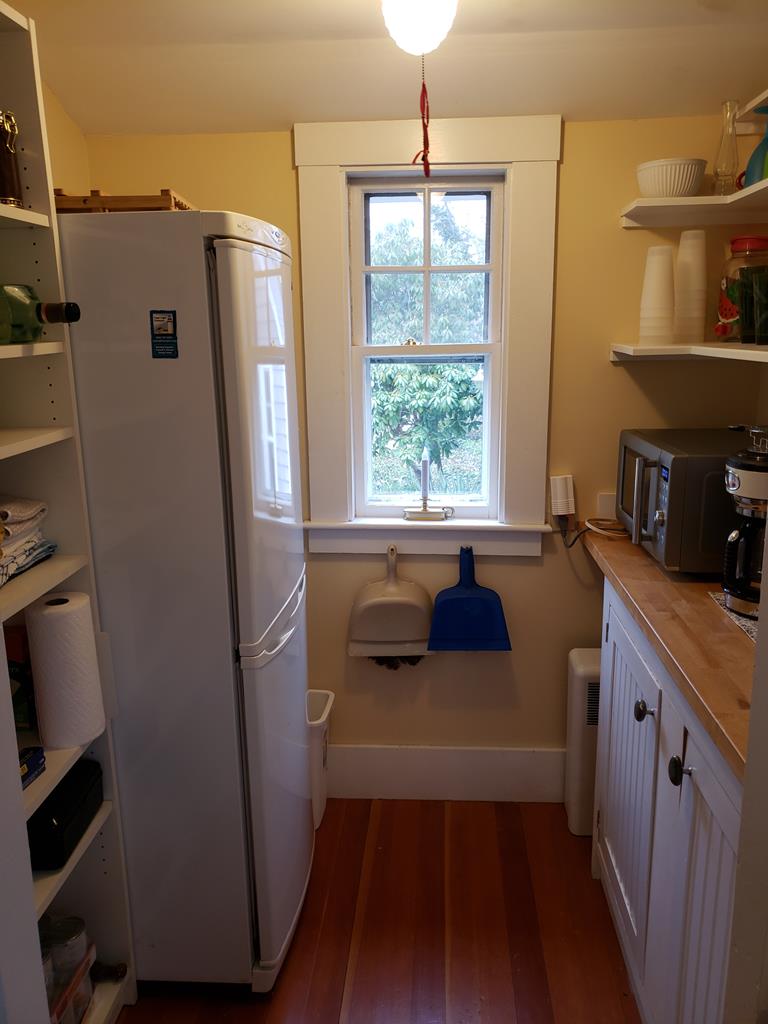 Kitchen/pantry