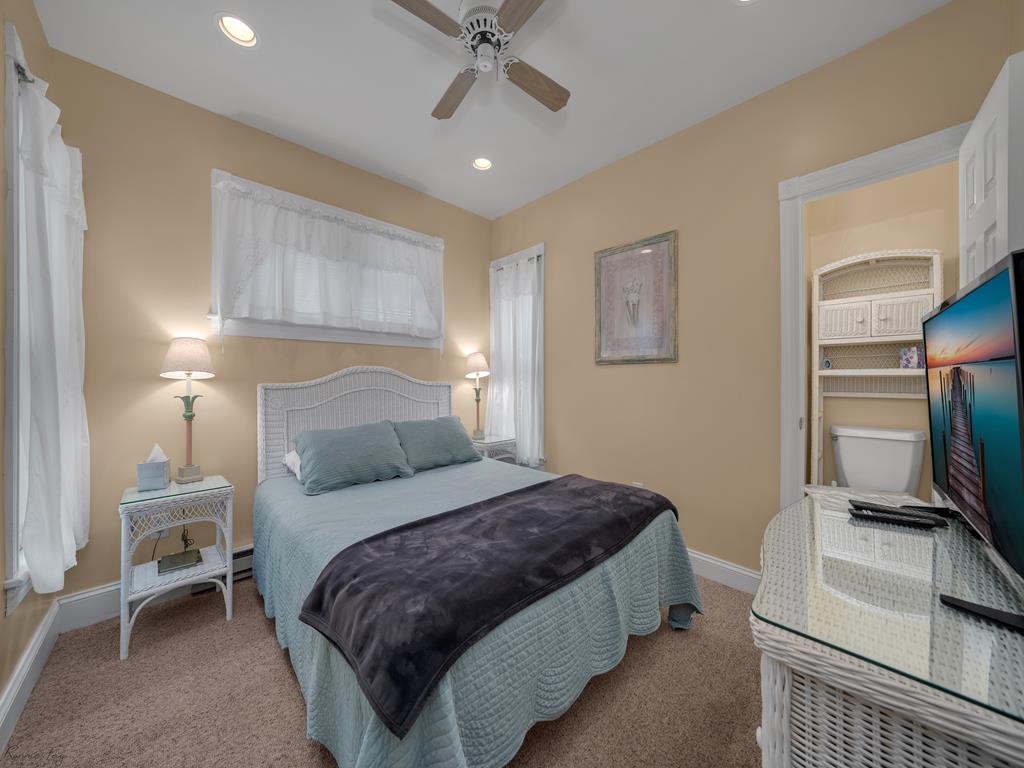 https://realtimerental.com/rrv10/RentalPhotos/1063/1063671.6.jpg