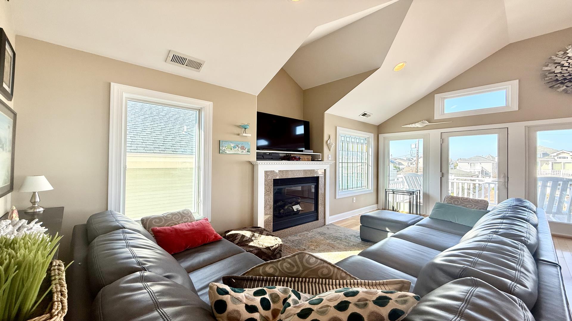 319 88th Street, Stone Harbor (Mid-Island) - Picture 3