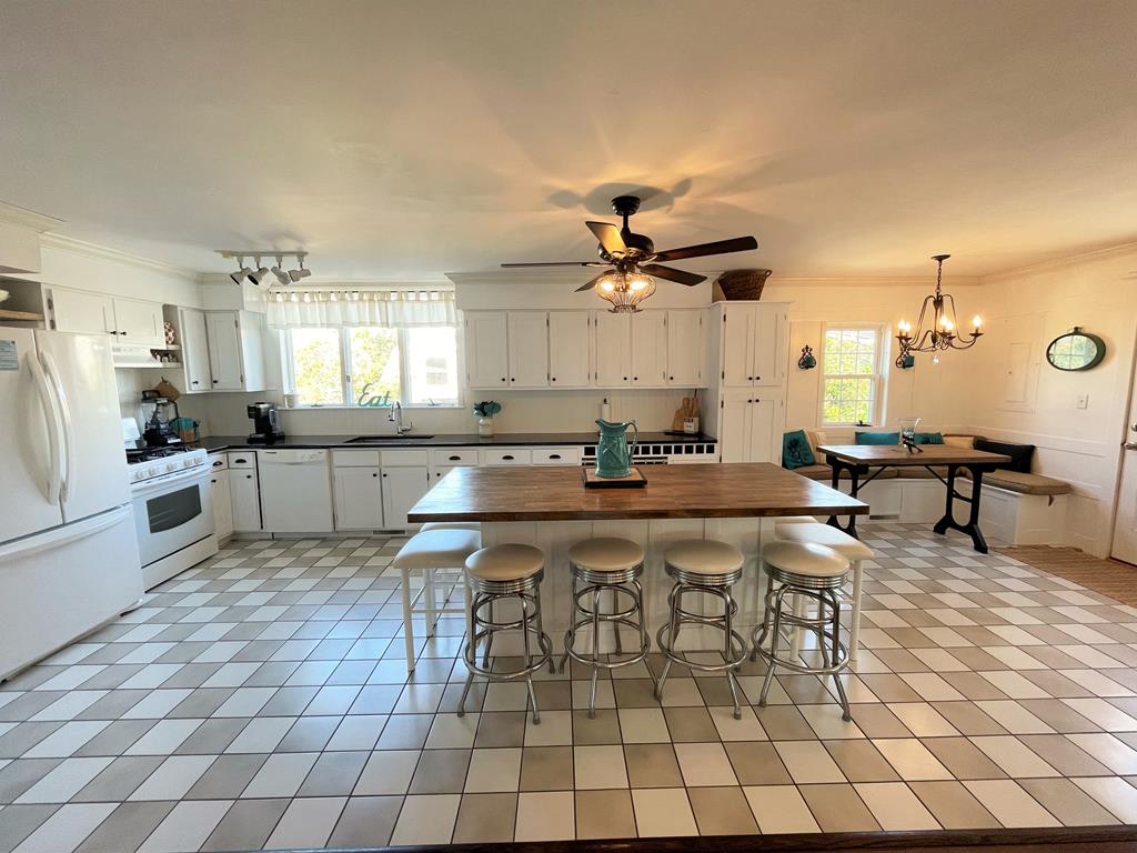 POOL - 821 Stockton Avenue - Whole House | Photo 10