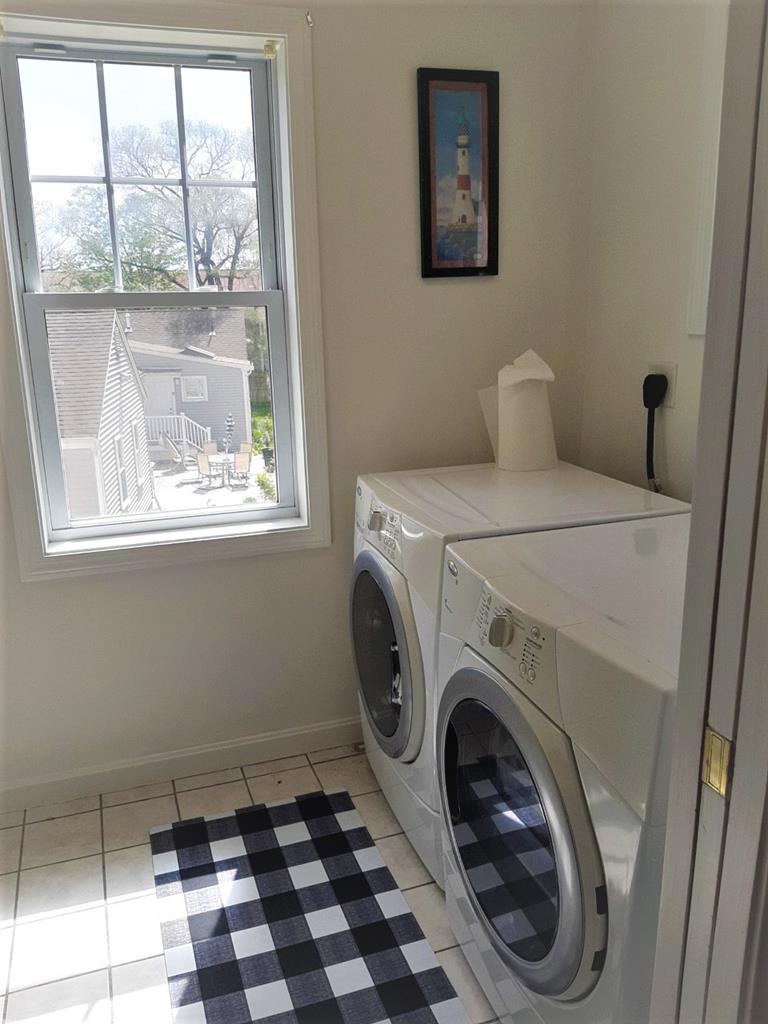sunny laundry room off of the kitchen
