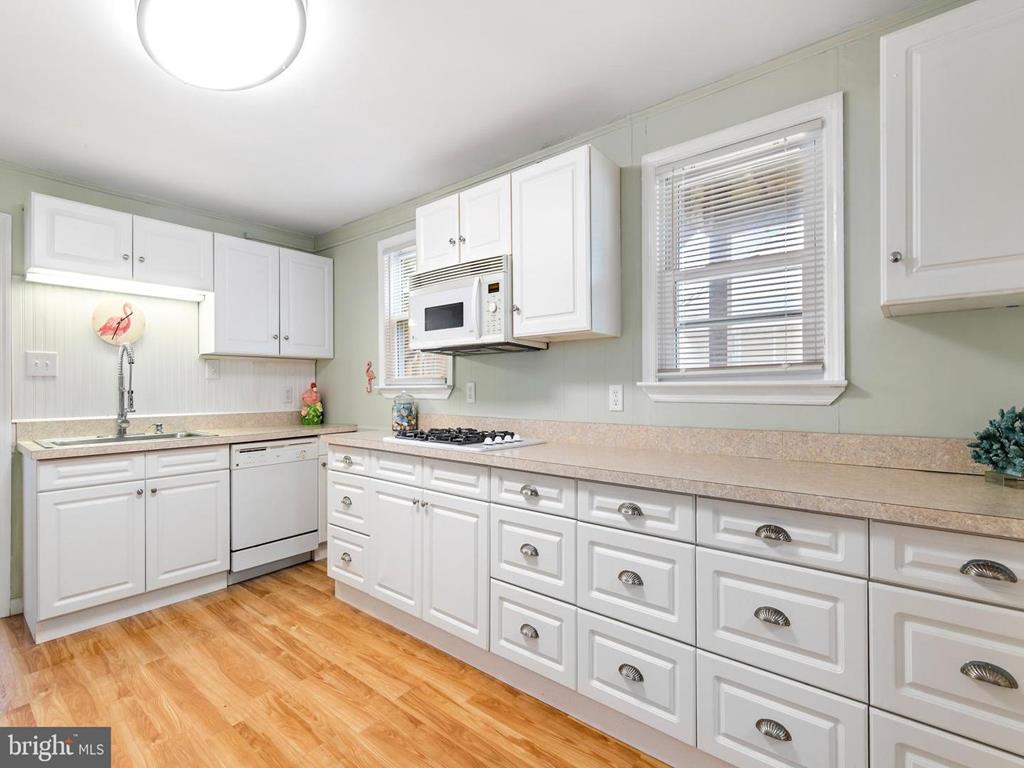 1003 N. Central Avenue, Surf City (Bay Side)