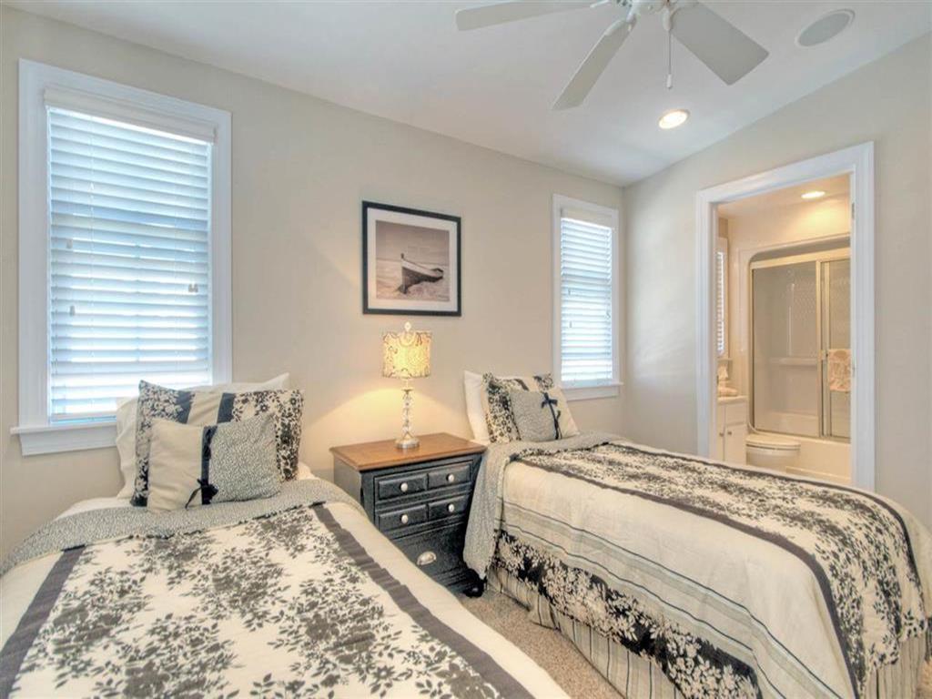 8208 Landis Avenue, Sea Isle City (Center)