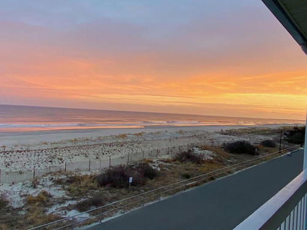 3400 Promenade - 3H, Sea Isle City (Beach Front)