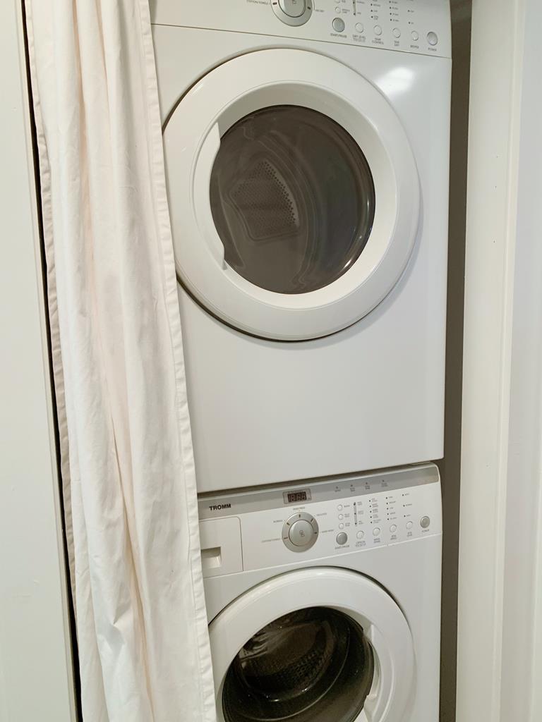 Recently Renovated Condo! Perfect Location! | Photo 20