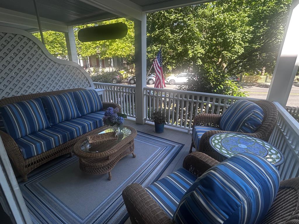 Recently Renovated Condo! Perfect Location! | Photo 4