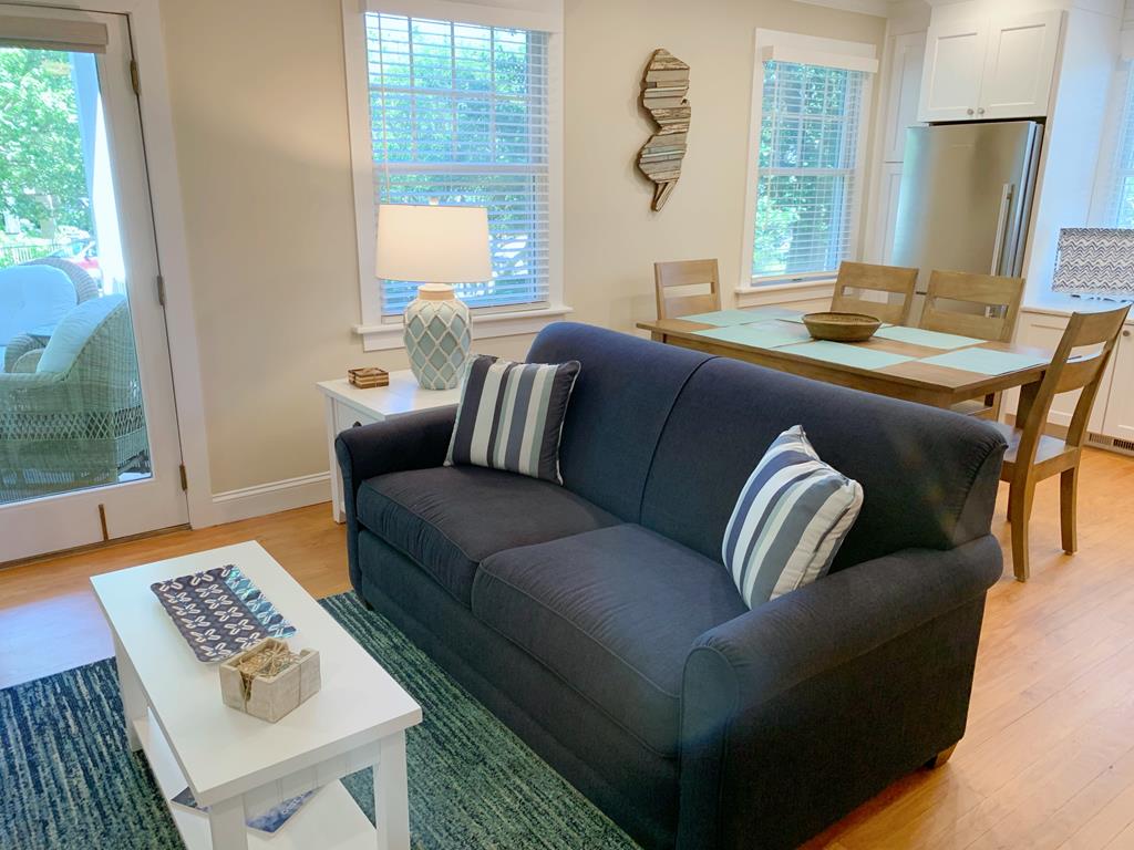 Recently Renovated Condo! Perfect Location! | Photo 24