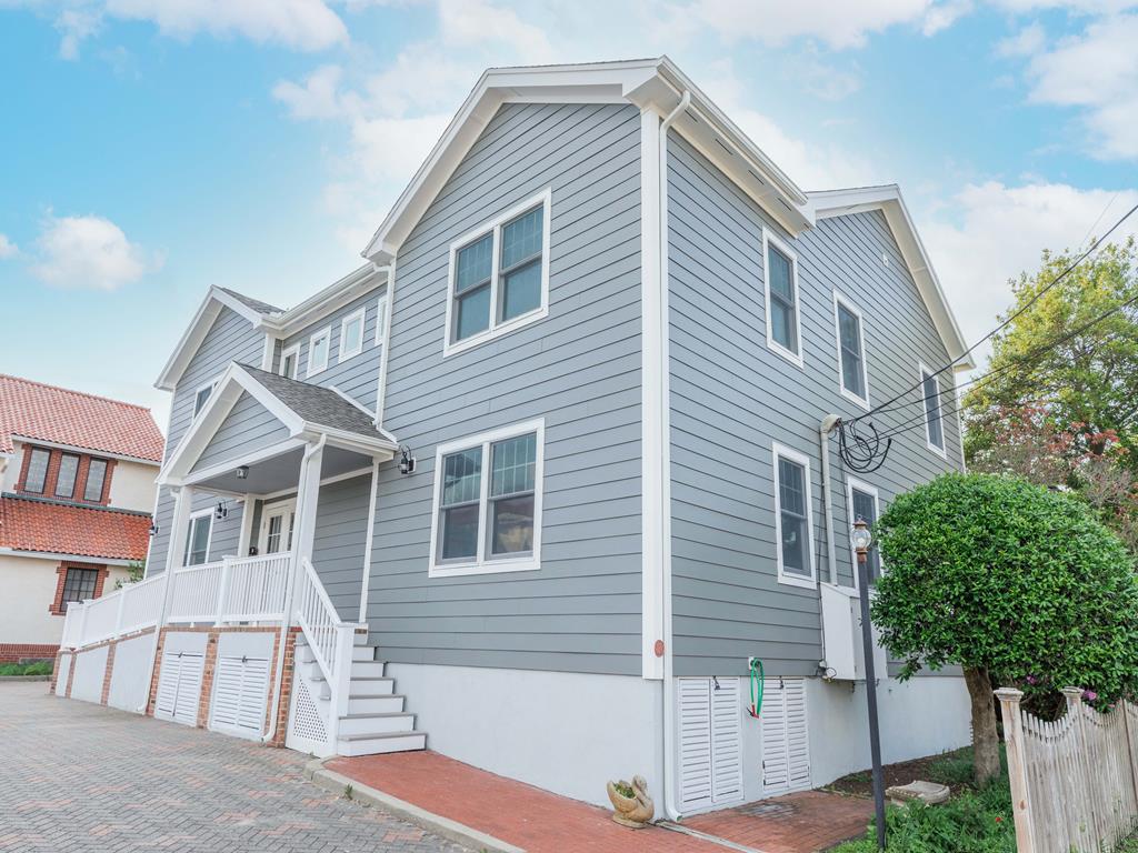 Recently Renovated Condo! Perfect Location! | Photo 28