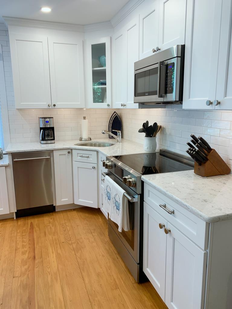 Recently Renovated Condo! Perfect Location! | Photo 7