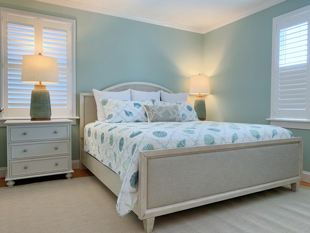 Recently Renovated Condo! Perfect Location! | Photo 11