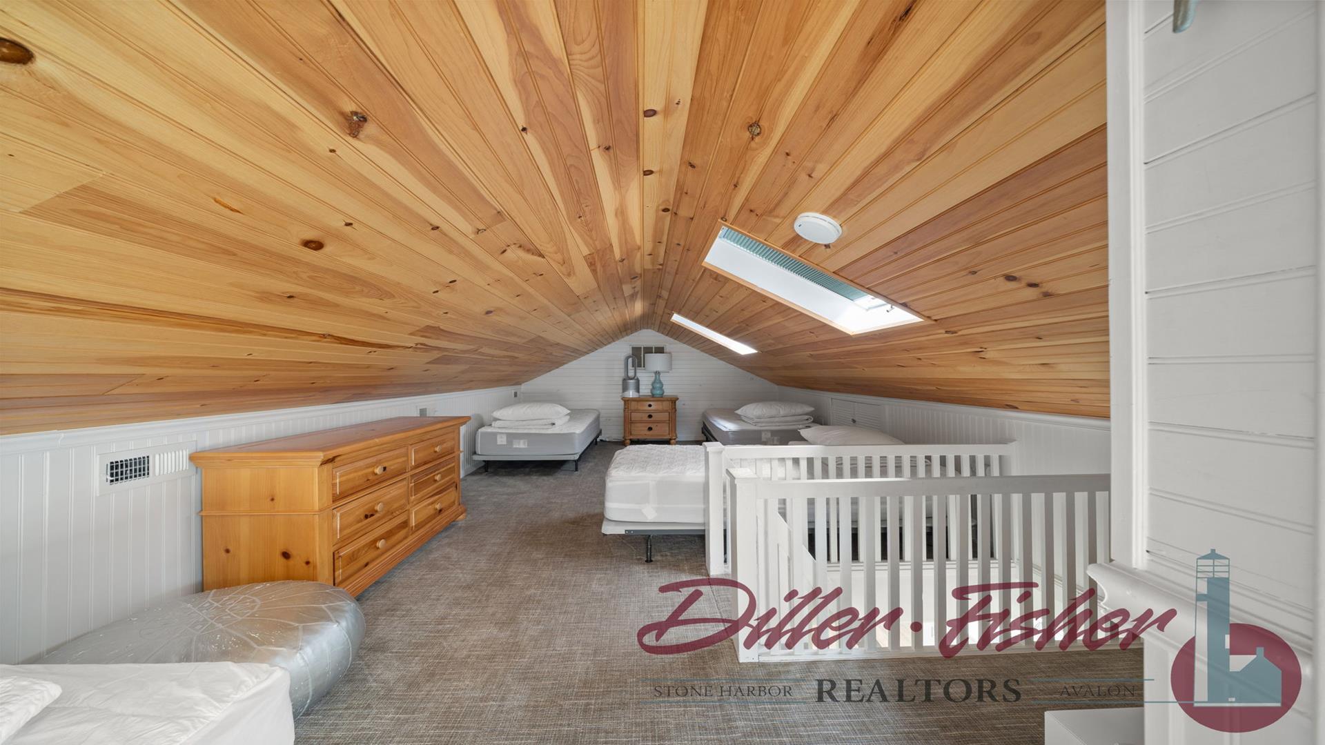 171 25th Street, Avalon (Center)