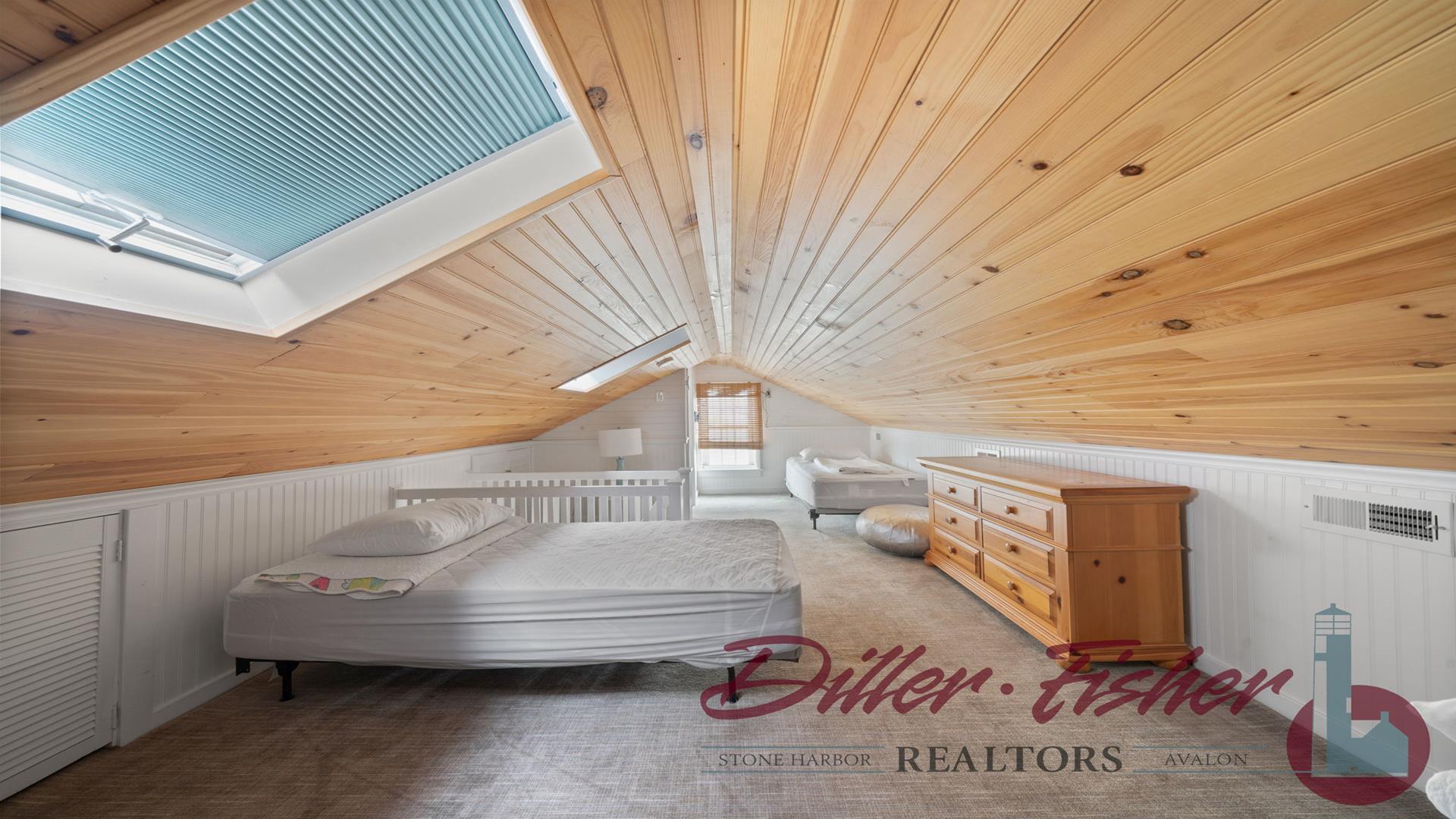 171 25th Street, Avalon (Center)