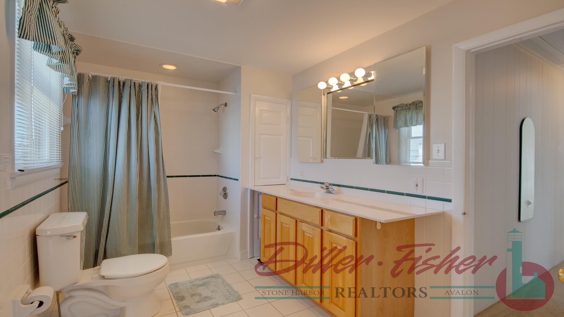 10014 First Avenue, Stone Harbor (Beach Block)