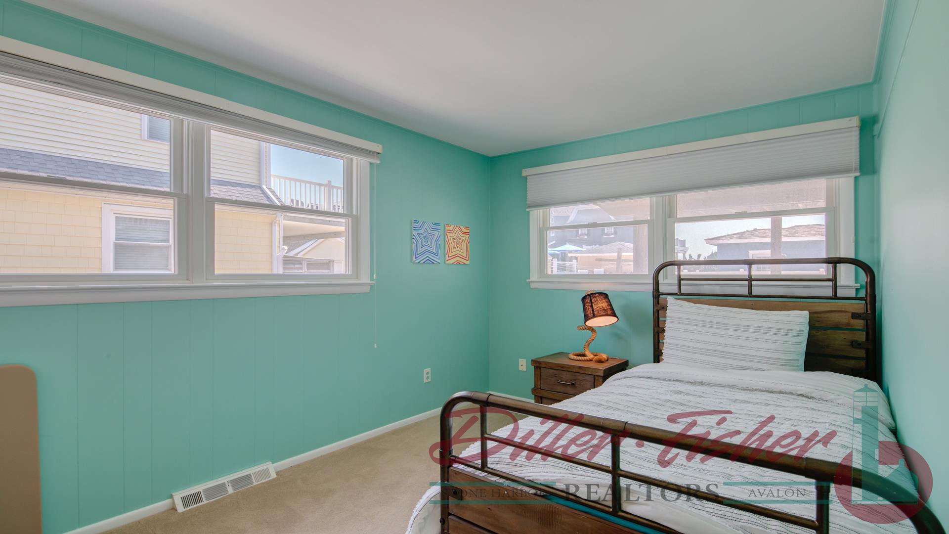 10014 First Avenue, Stone Harbor (Beach Block)