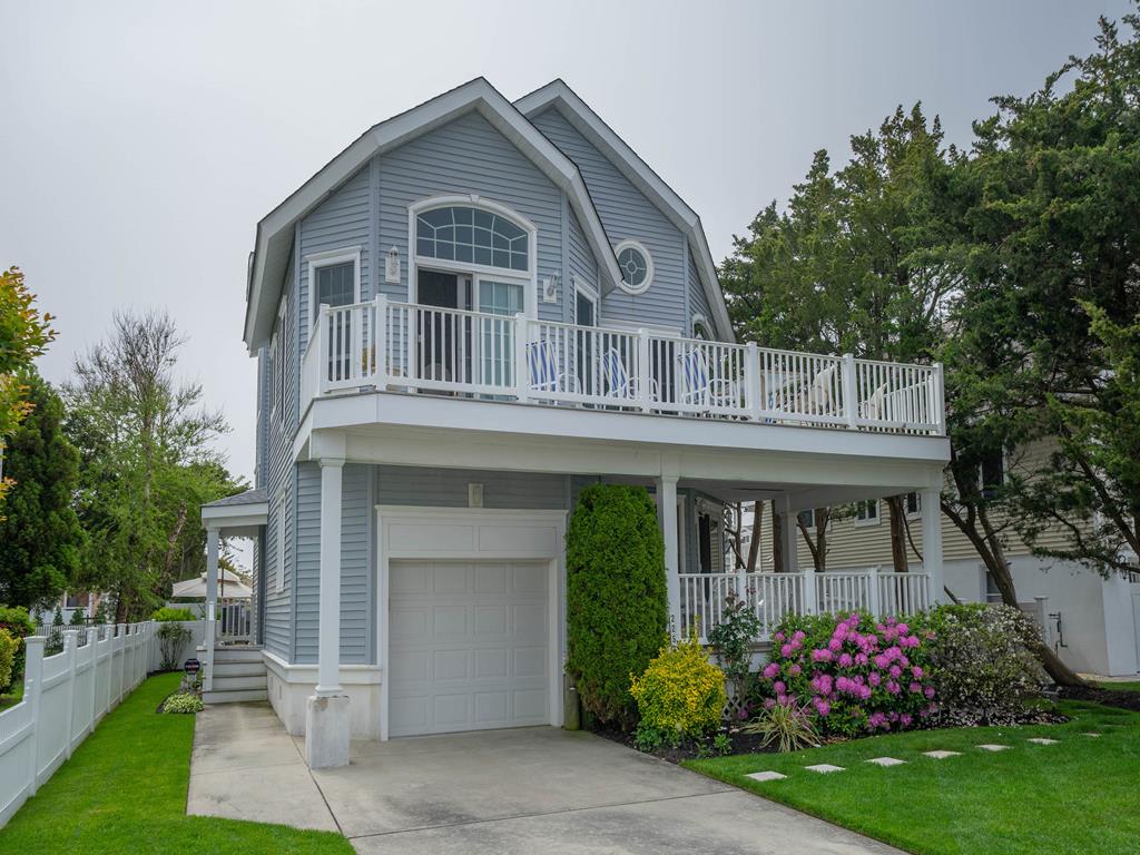 2253 Avalon Avenue | Photo 4