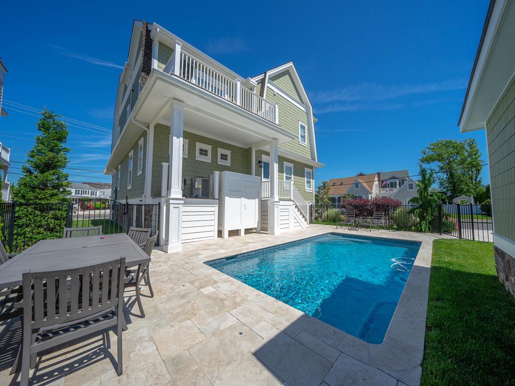 271 104th Street - Stone Harbor