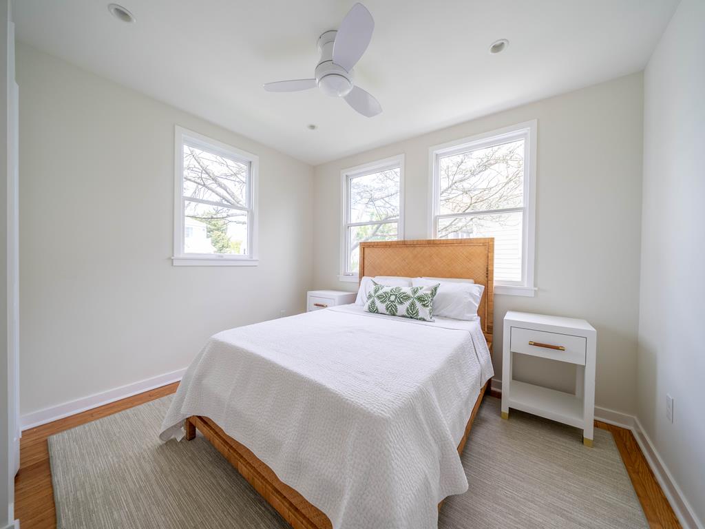 https://realtimerental.com/rrv10/RentalPhotos/1076/1076676.9.jpg