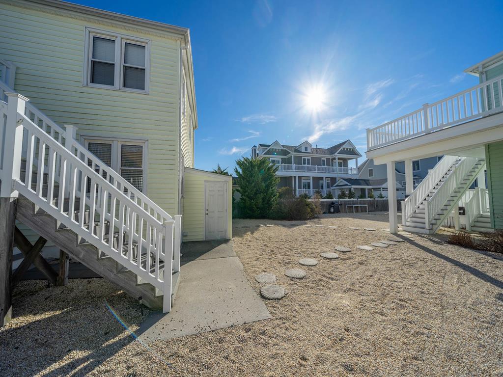 411 98th Street | Photo 4