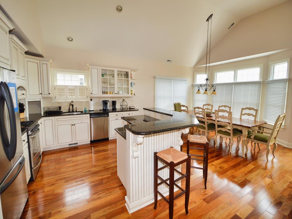 162 34th Street | Photo 4