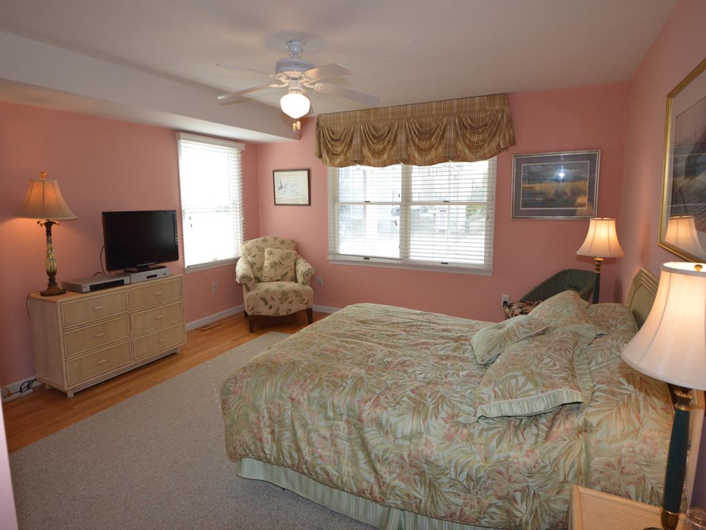 213 34th Street | Photo 4