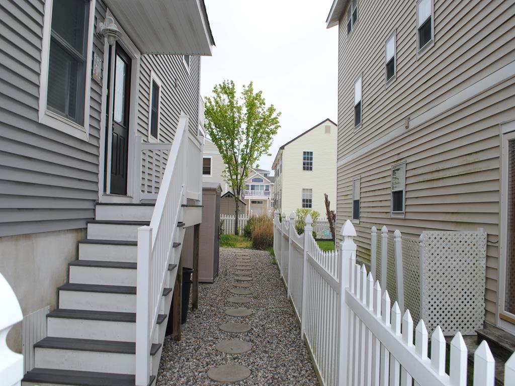 627 22nd Street | Photo 3