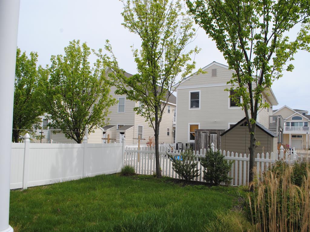 627 22nd Street | Photo 4