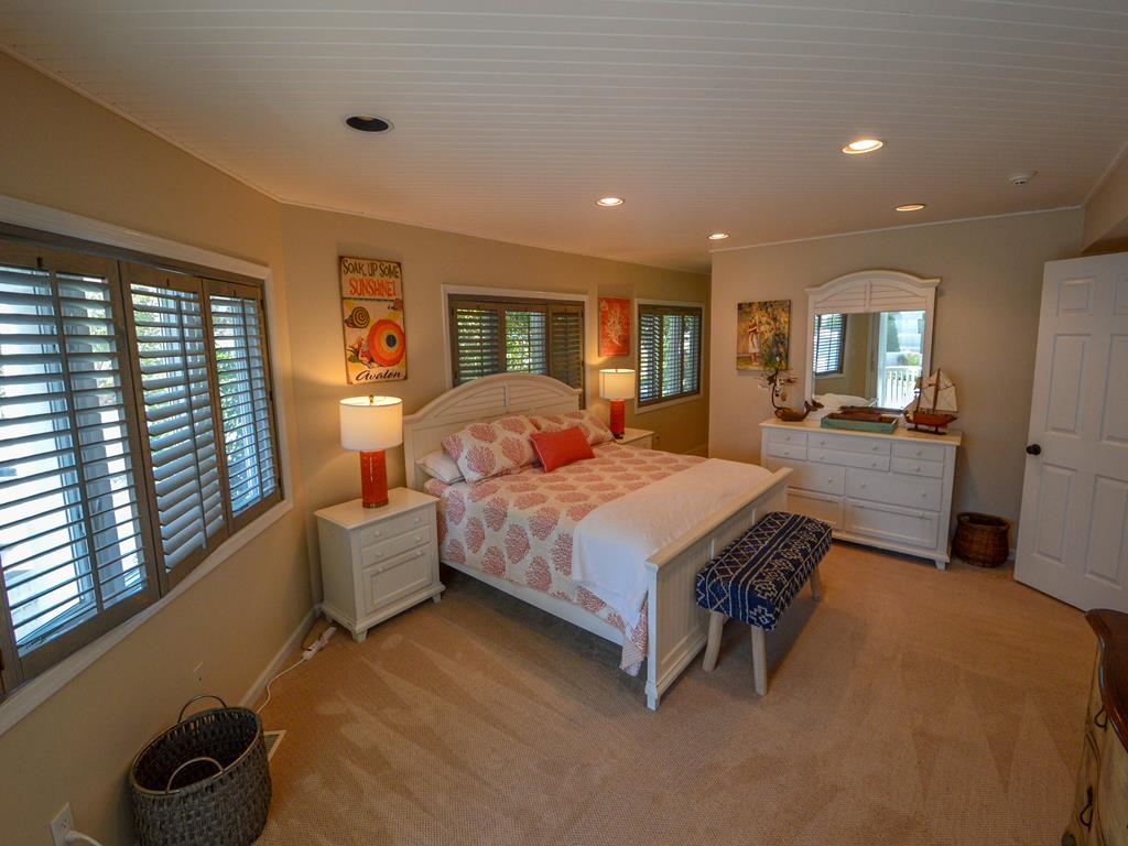 5211 Ocean Drive | Photo 4