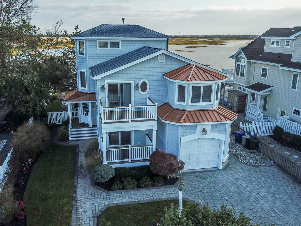 535 42nd Street | Photo 3