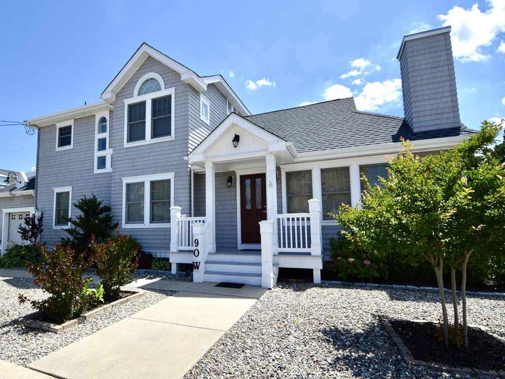 Traditional layout easy stroll to beaches