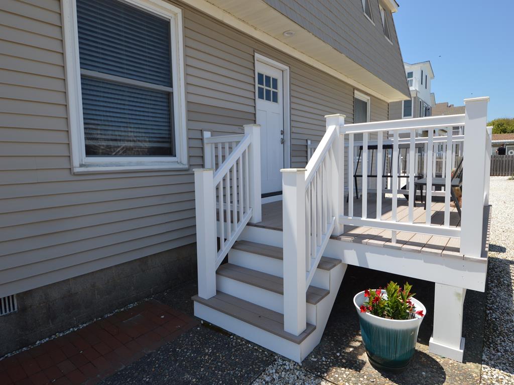 2978 Avalon Avenue | Photo 4