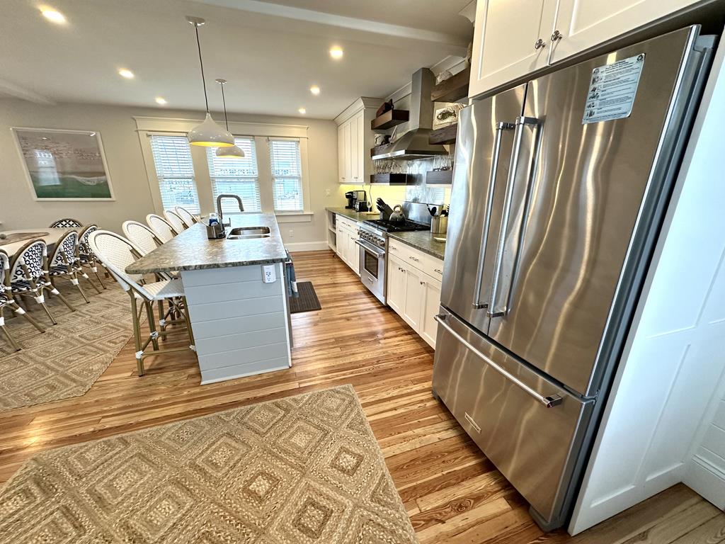 Large Home Beach Block - 18 Stockton Place | Photo 13