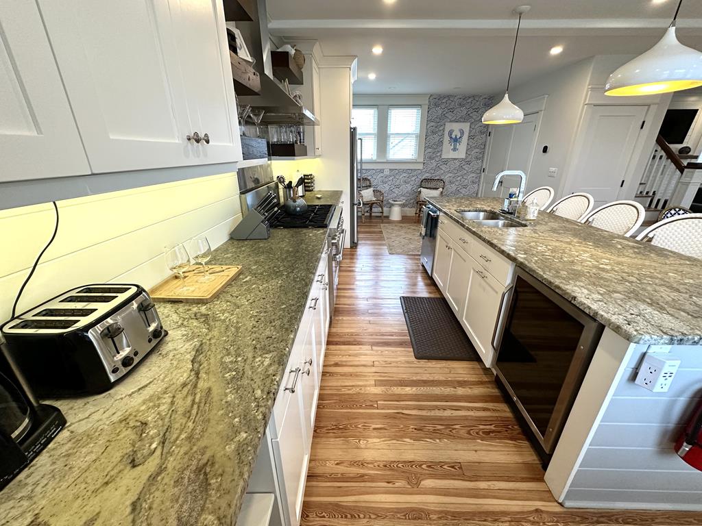 Large Home Beach Block - 18 Stockton Place | Photo 14