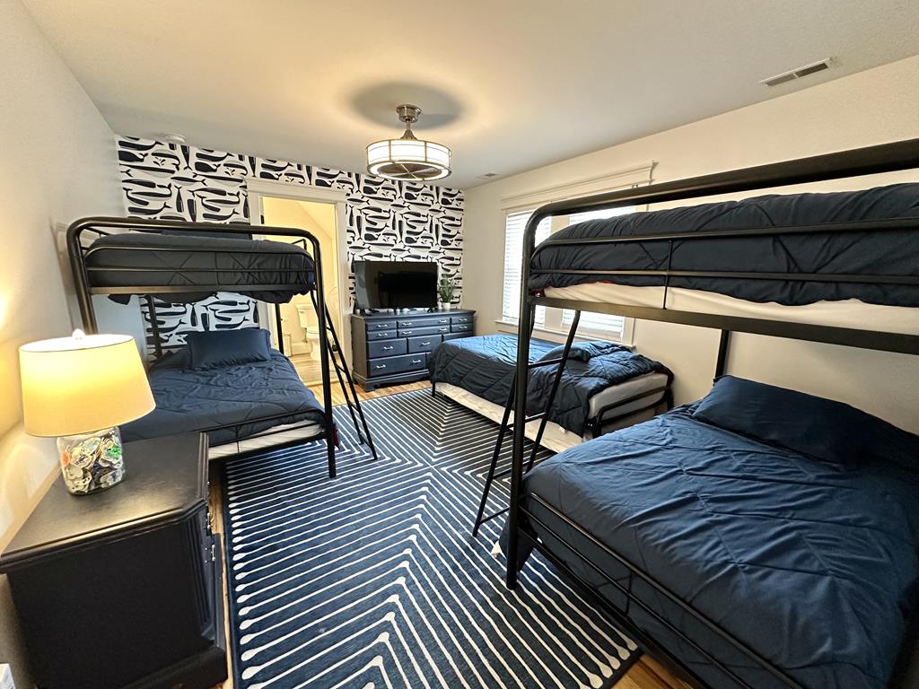 Large Home Beach Block - 18 Stockton Place | Photo 25