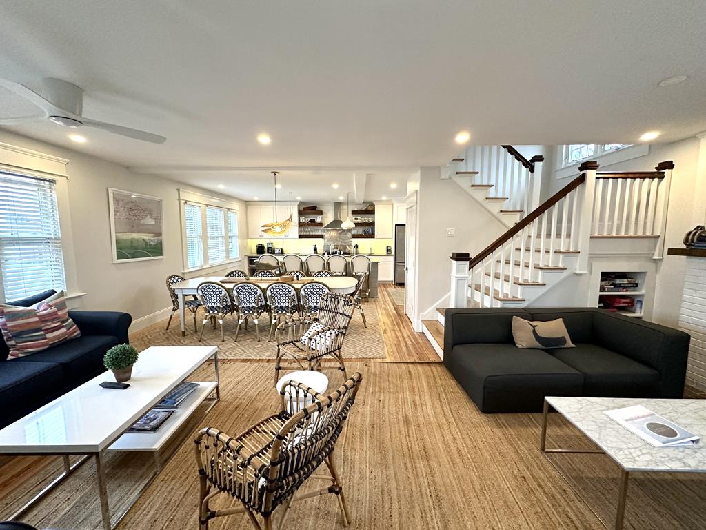 Large Home Beach Block - 18 Stockton Place | Photo 5