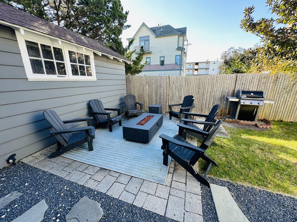 Large Home Beach Block - 18 Stockton Place | Photo 34