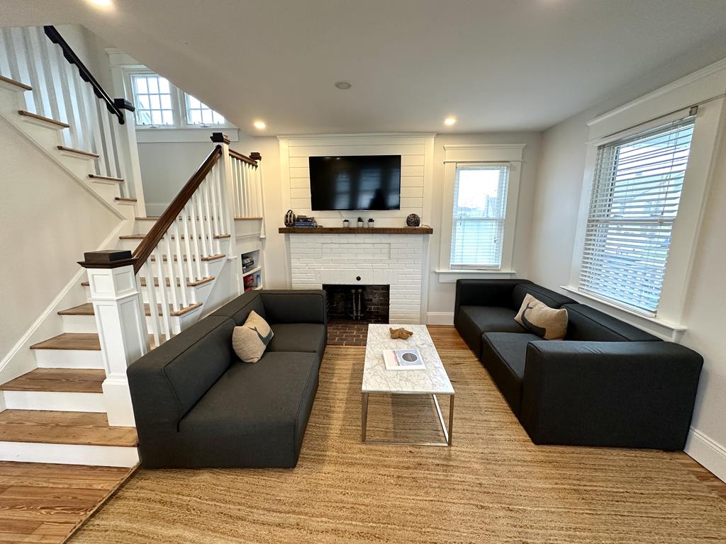 Large Home Beach Block - 18 Stockton Place | Photo 8