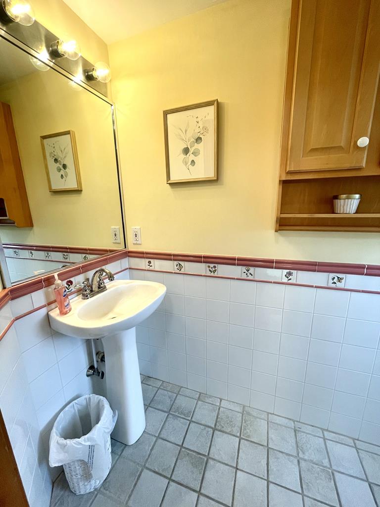 STONES THROW TO BEACH | Photo 16