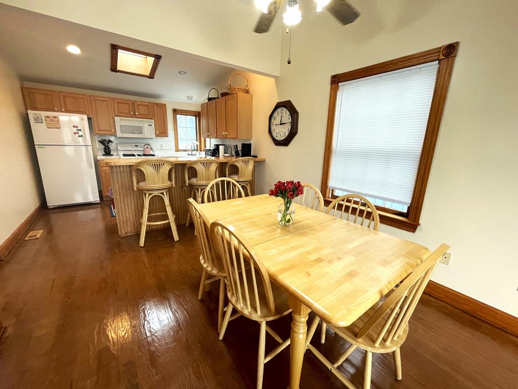 STONES THROW TO BEACH | Photo 19