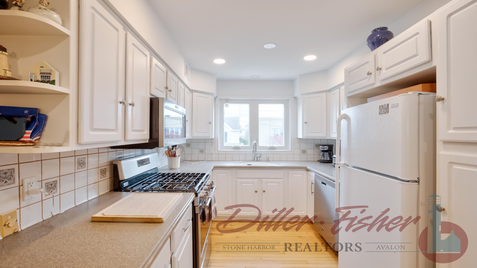 9725 Third Avenue, Stone Harbor (Bay Front)