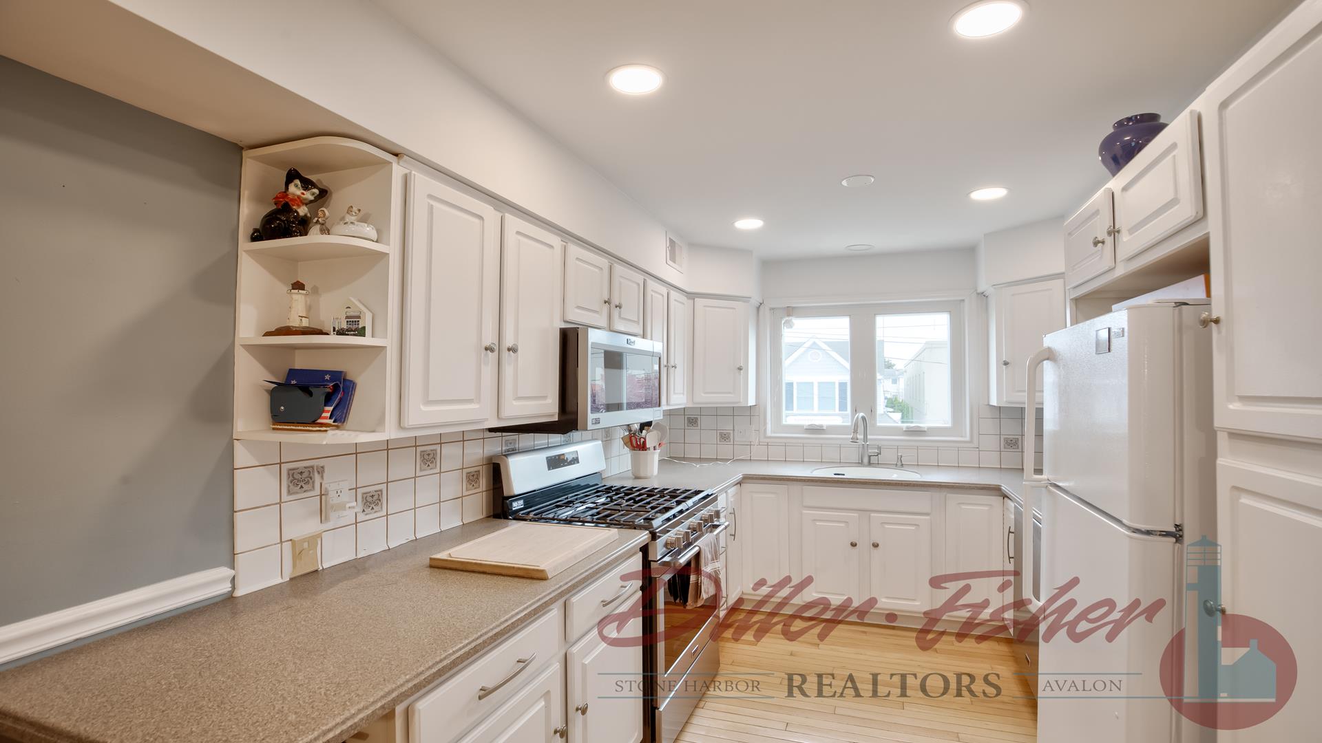9725 Third Avenue, Stone Harbor (Bay Front)