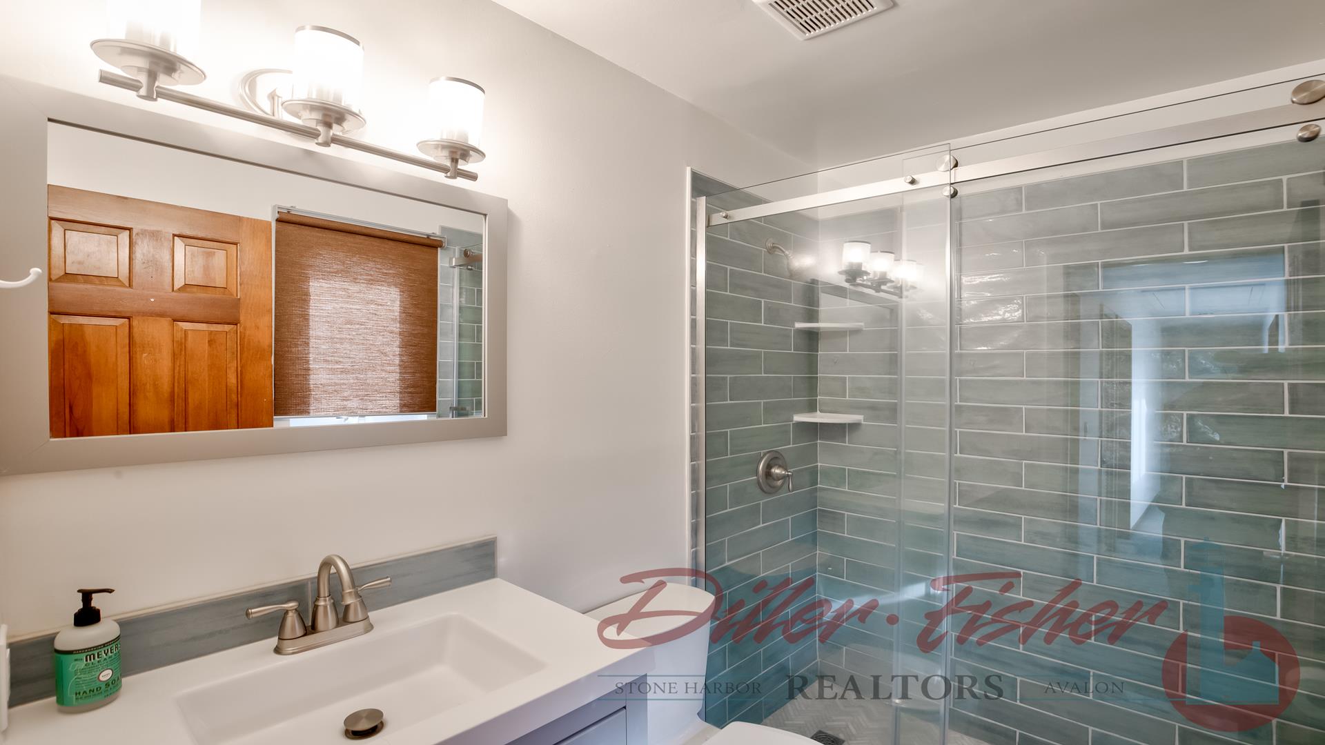 9725 Third Avenue, Stone Harbor (Bay Front)