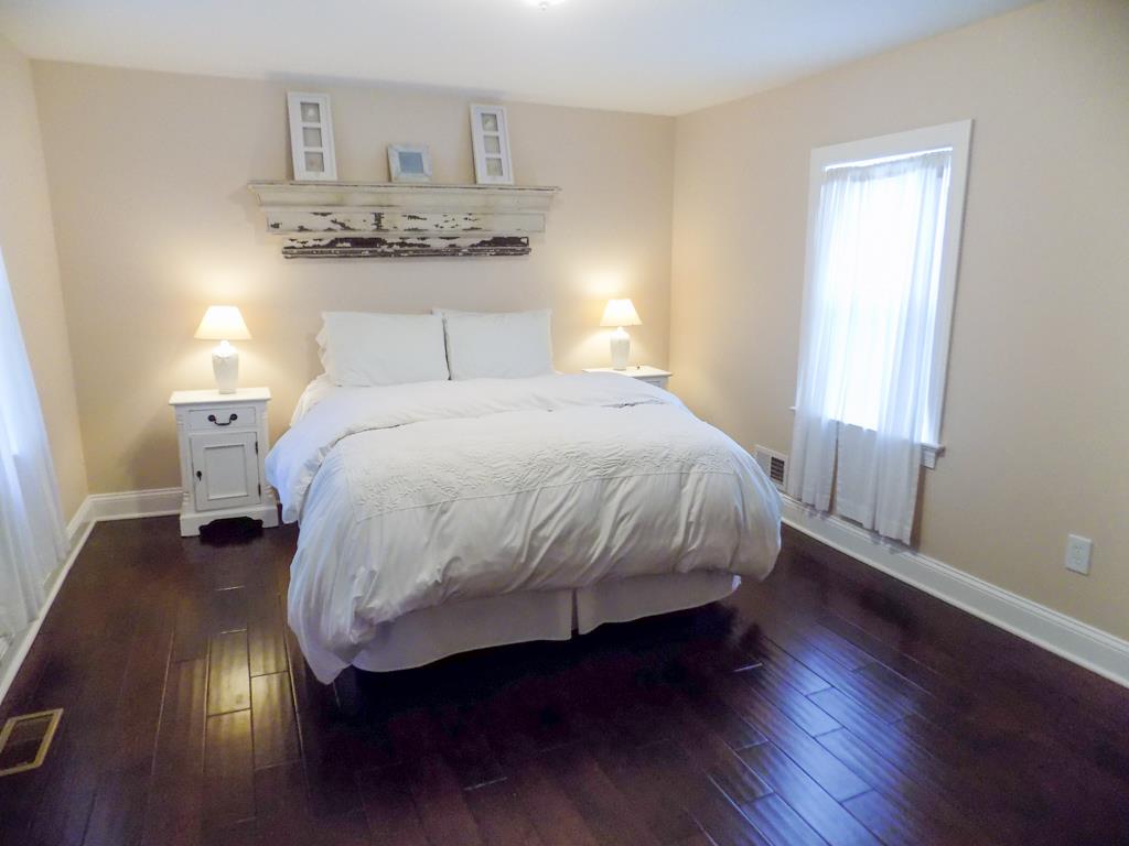 Hidden Gem - Walking Distance to Town | Photo 18