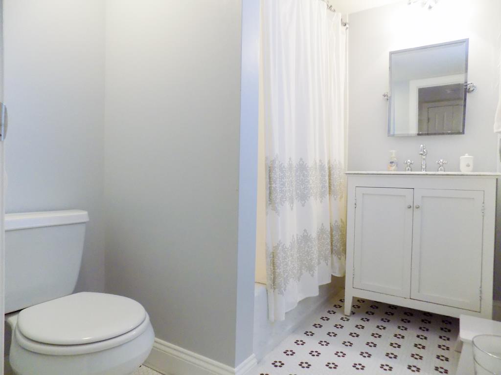 Hidden Gem - Walking Distance to Town | Photo 21