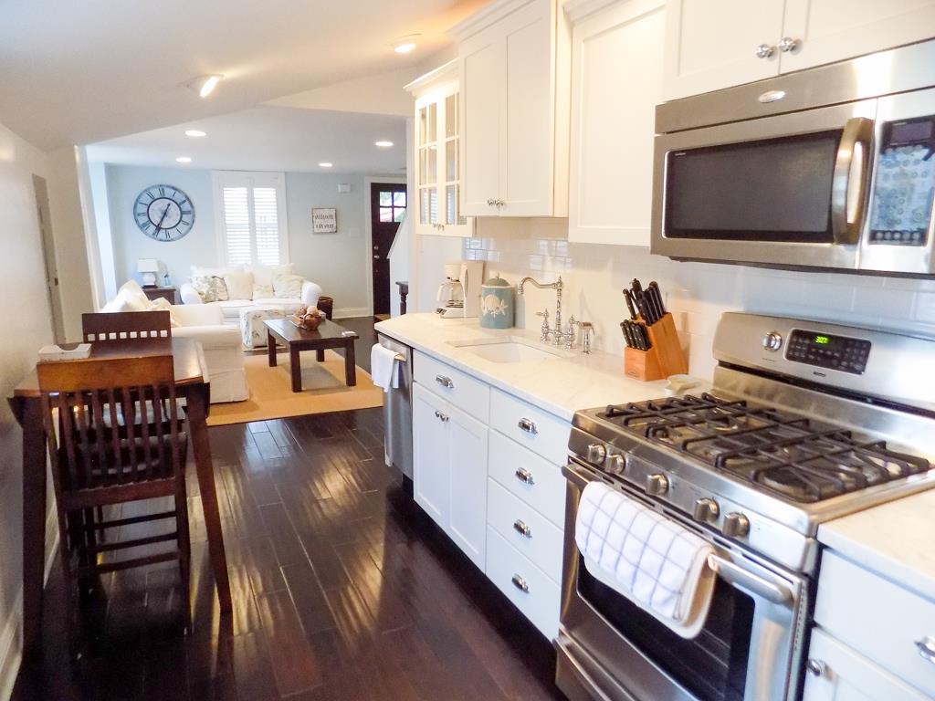 Hidden Gem - Walking Distance to Town | Photo 4