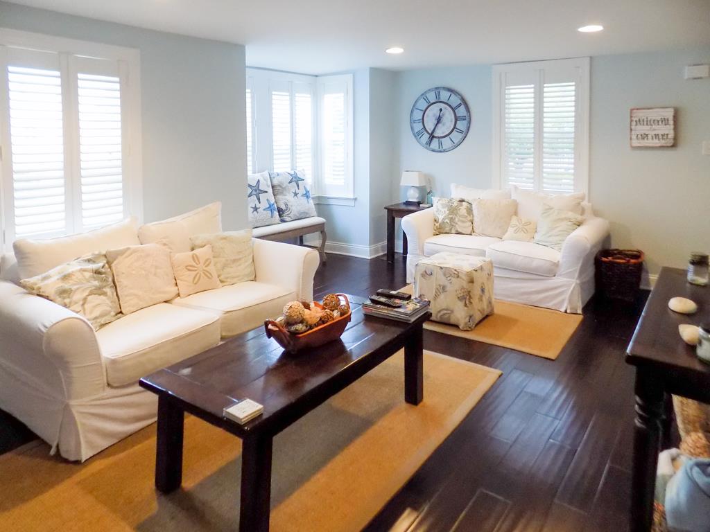 Hidden Gem - Walking Distance to Town | Photo 8