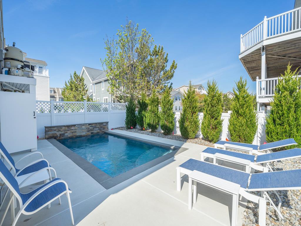 7830 Ocean Dr - Avalon