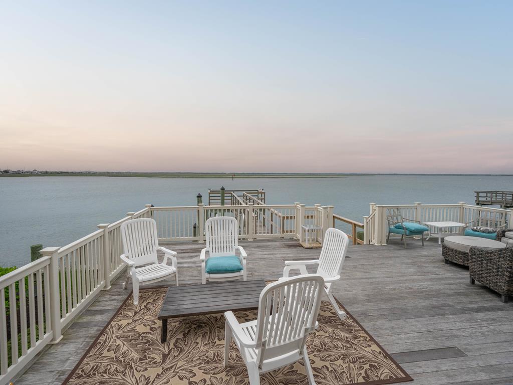 8913 Sunset Drive 10